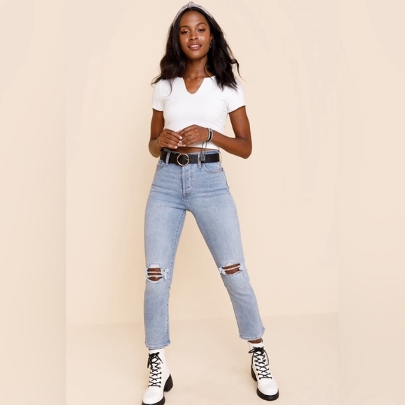 Levi’s Wedgie Straight High Rise Button Fly Jeans - Picture 2 of 13